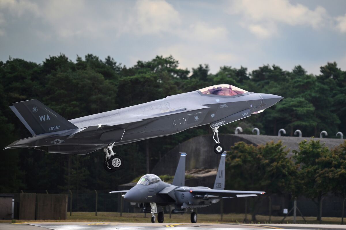 Illustrative photo for: Defense stocks rally fade: investors doubt big budget boost