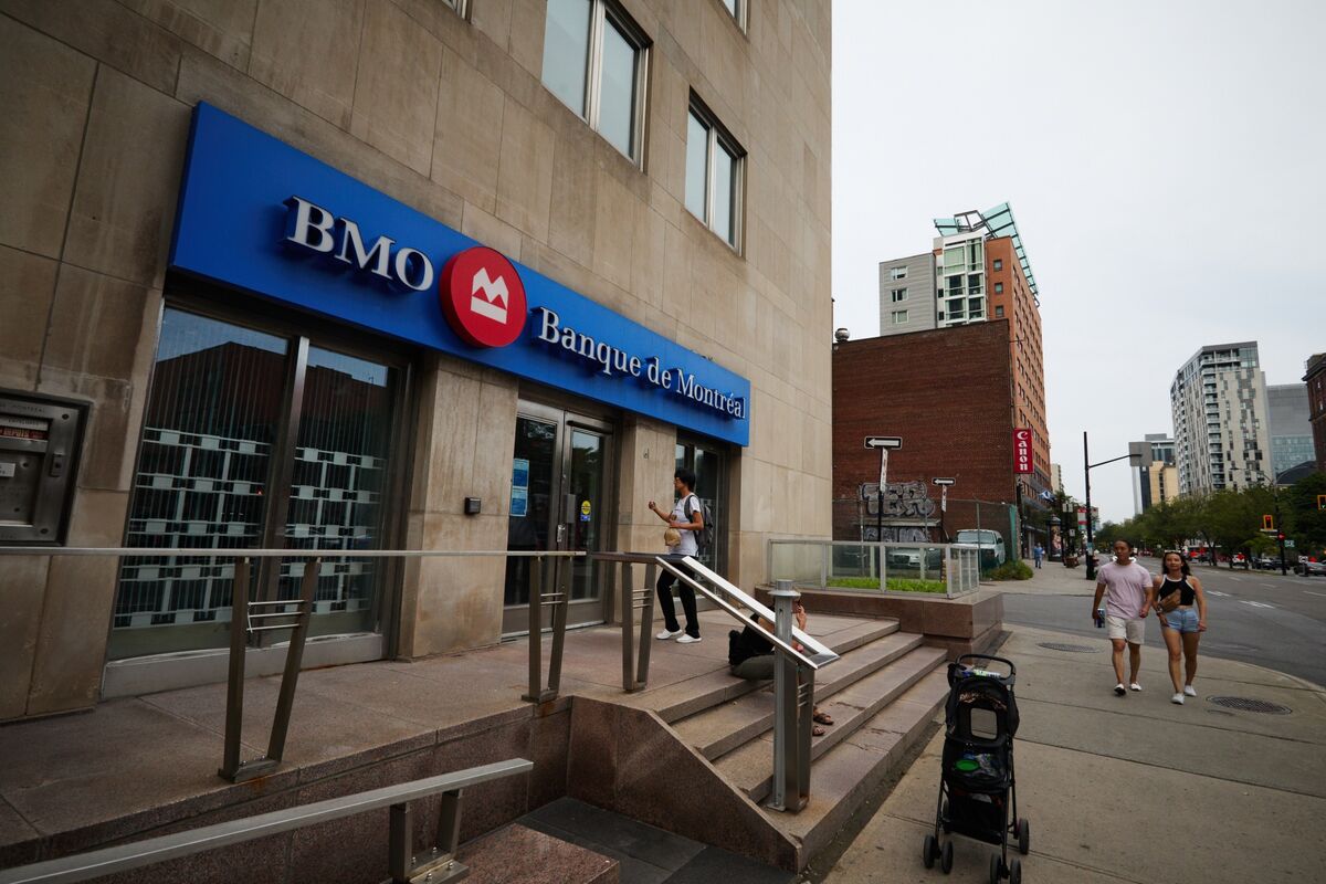 Illustrative photo for: Bank of Montreal Bets on AI quantum earthquake wildfire —