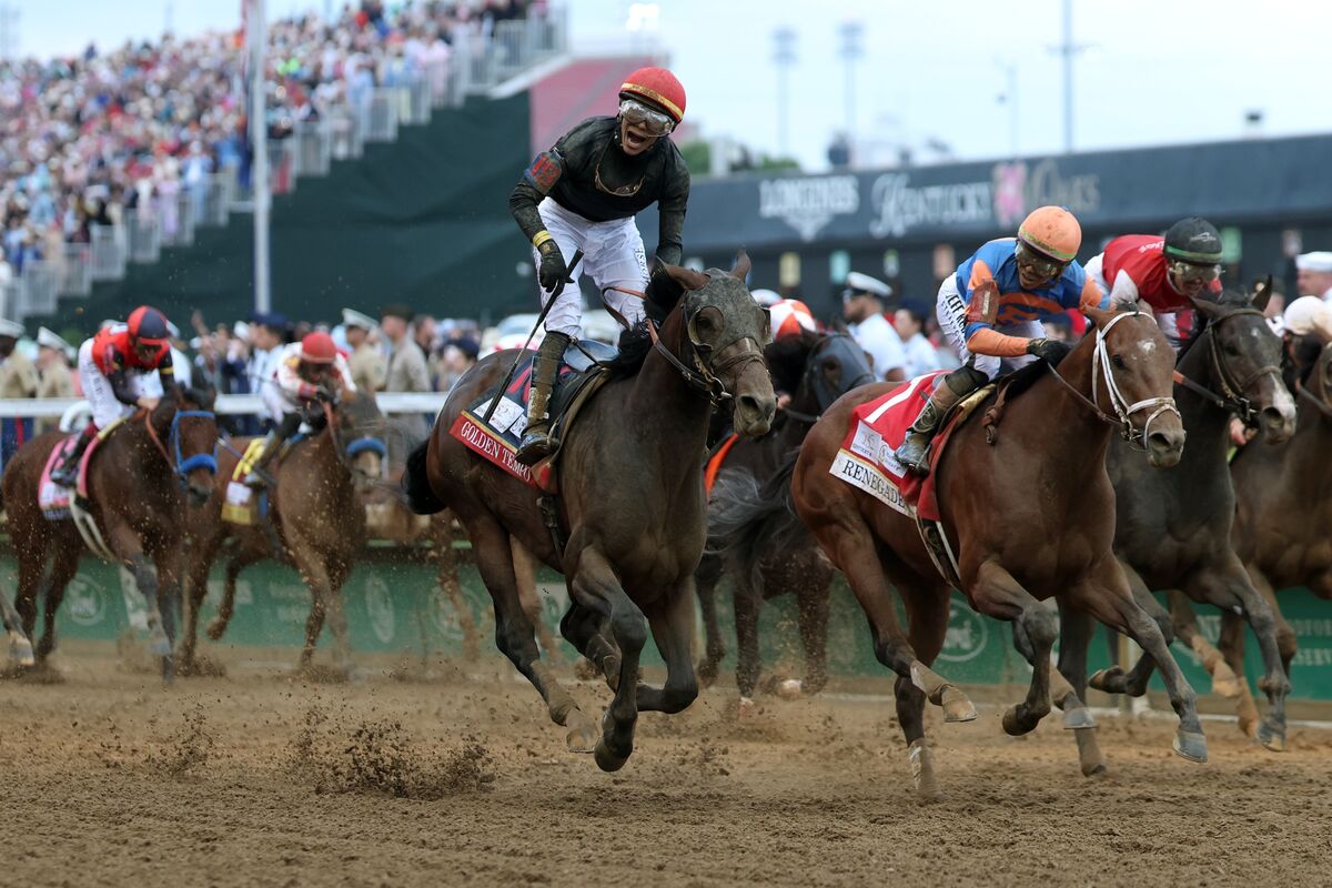 Illustrative photo for: First Woman Trainer Triple Crown Winner: Cherie DeVaux