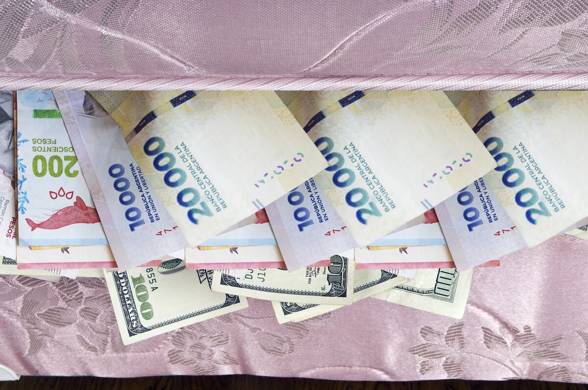Illustrative photo for: Argentine dollar deposits trust issues shake Argentina’s