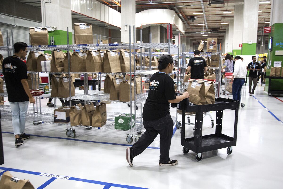 Illustrative photo for: Amazon Singapore layoffs impact small number roles