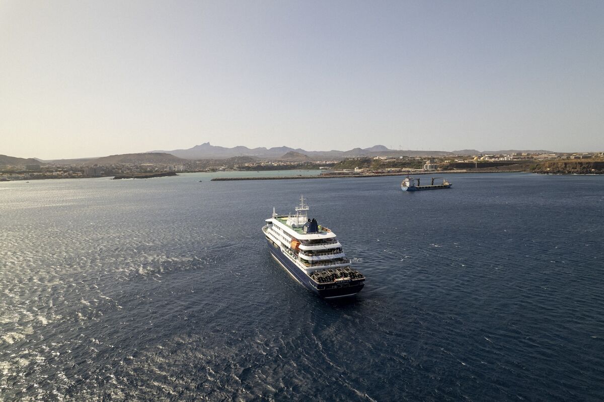 Illustrative photo for: Hantavirus Cruise Ship Incubation Time Stuns Health
