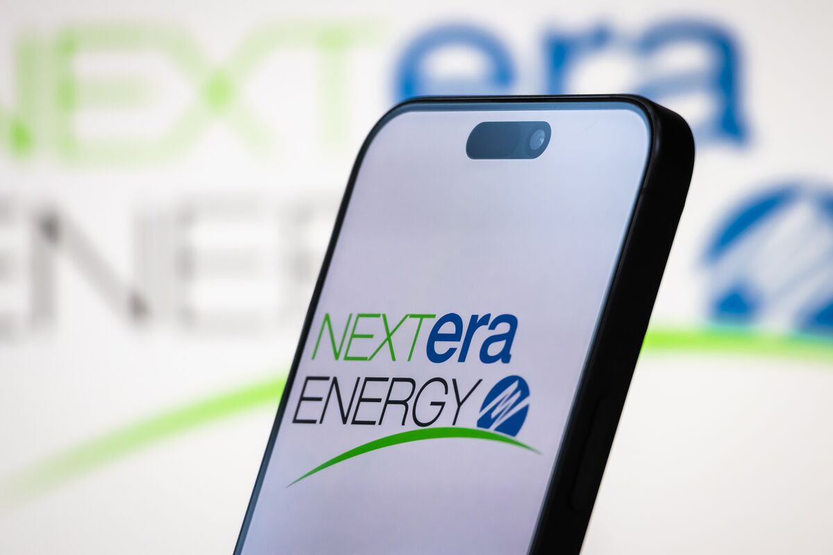 Illustrative photo for: NextEra Energy Eyes Energy Merger Discussions with