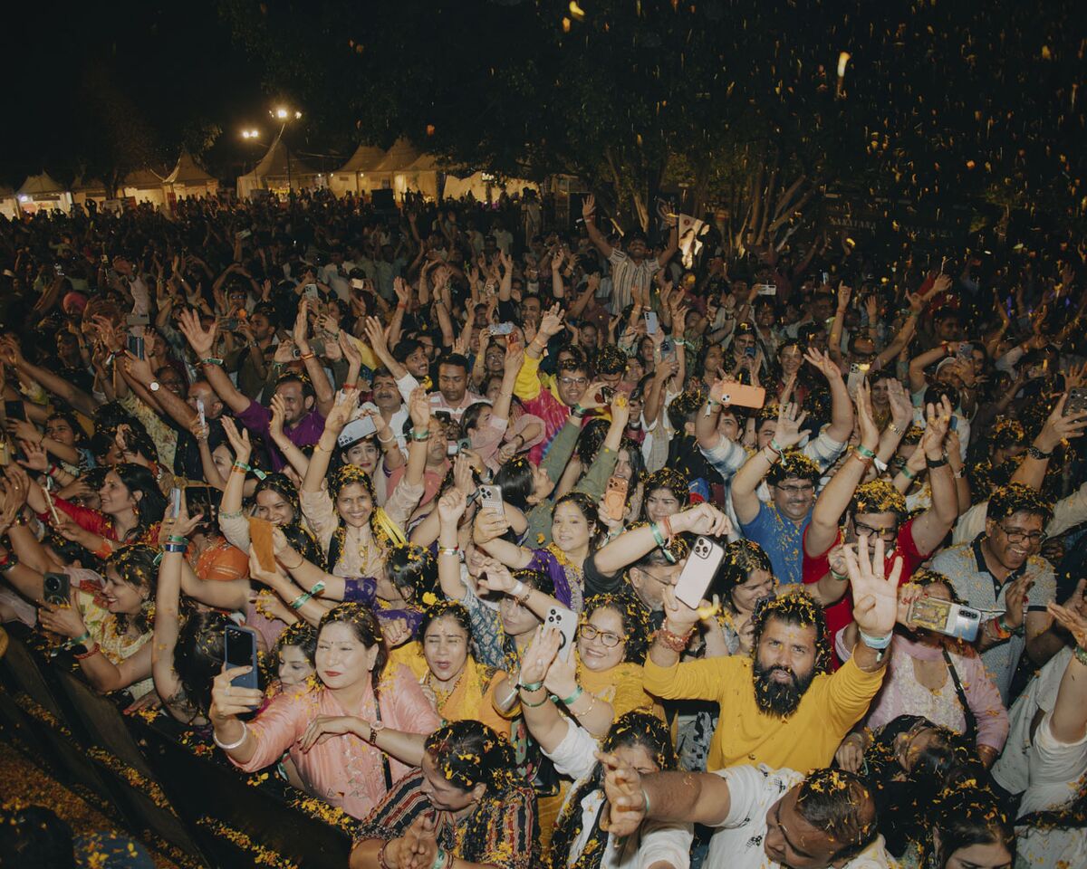 Illustrative photo for: Gen Z in India Embraces Bhajan Jamming as Mainstream Trend