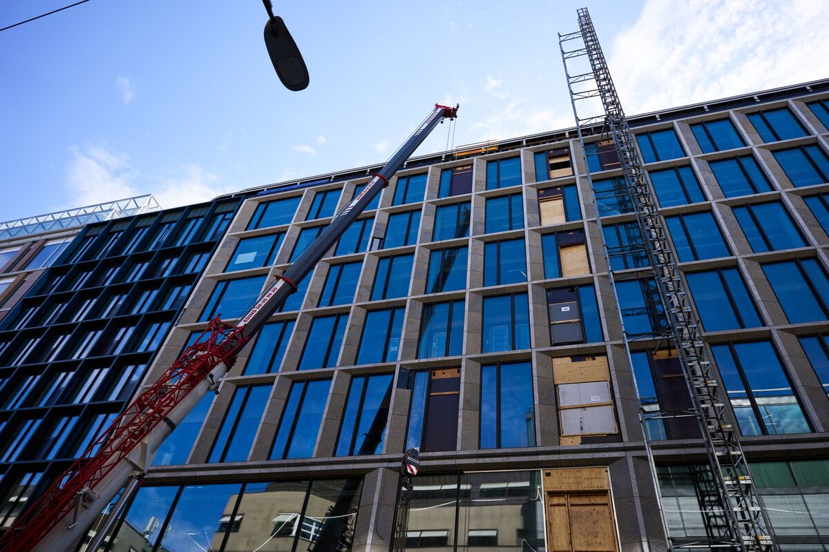 Illustrative photo for: Emissions growth buildings slow as clean power ticks up