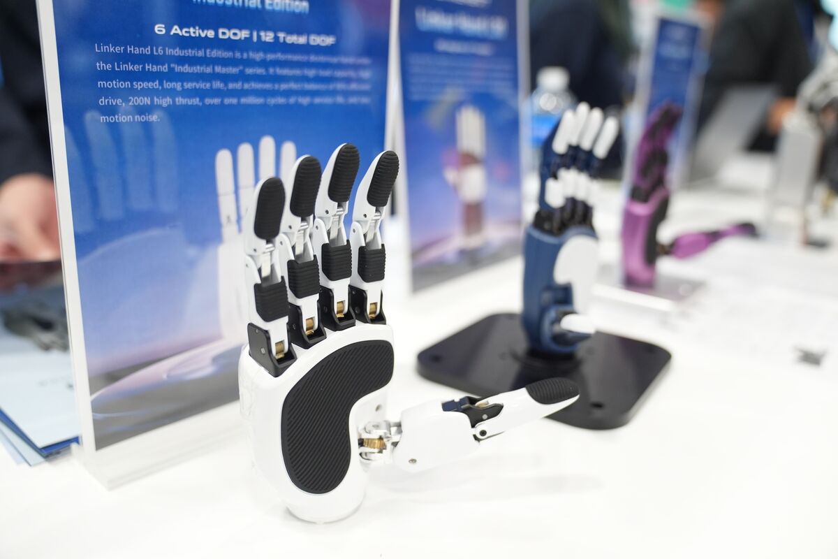 Illustrative photo for: Robotic hand startup IPO Hong Kong eyes milestones