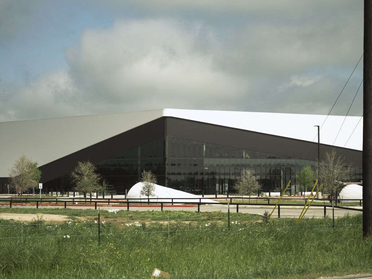 Illustrative photo for: SpaceX solar manufacturing facility plans 10-GW Austin AI