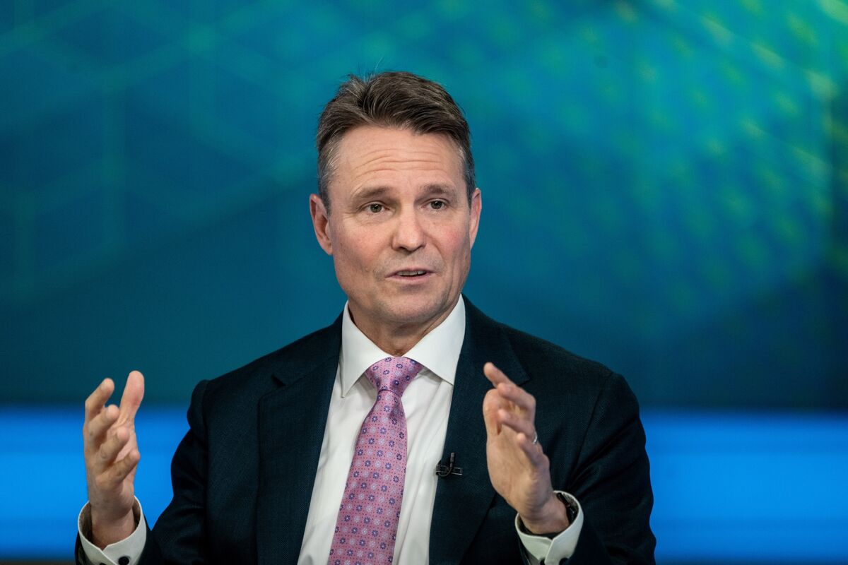 Illustrative photo for: Canada Pension Plan Investment Board Warns on Rich