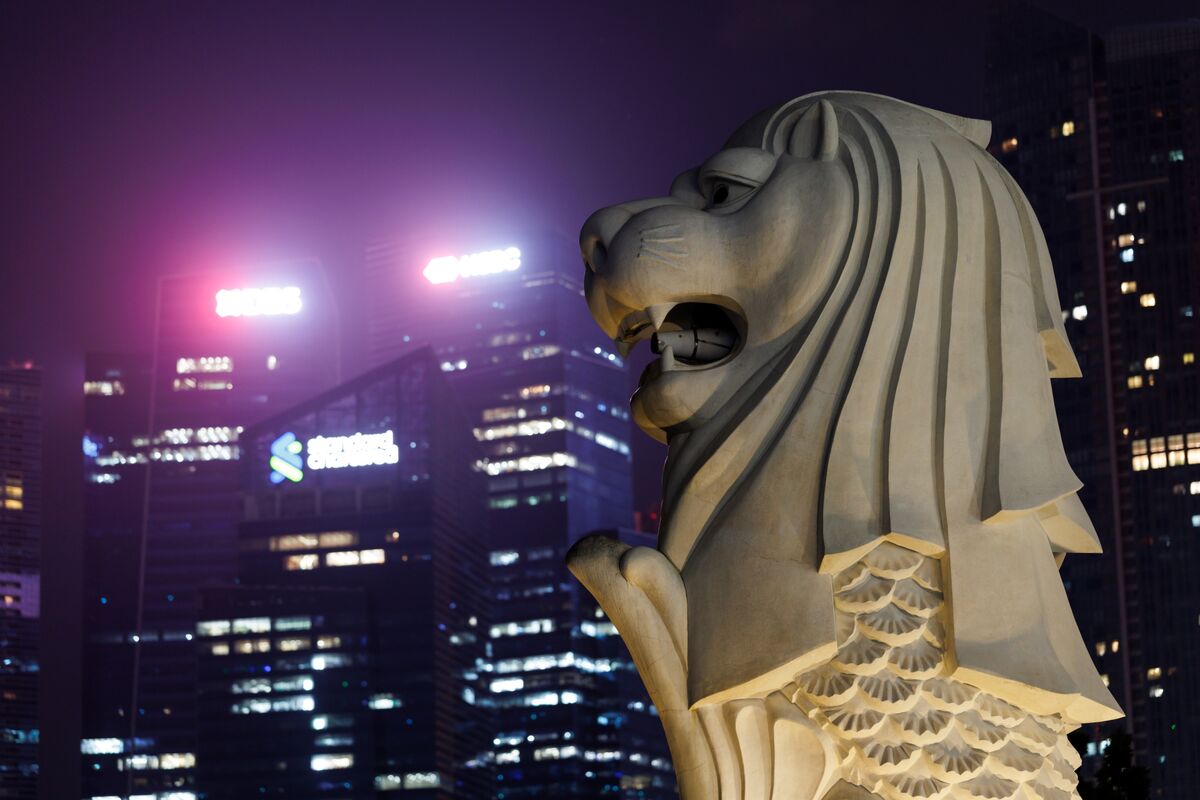 Illustrative photo for: Singapore growth AI boost accelerates Q1—manufacturing and