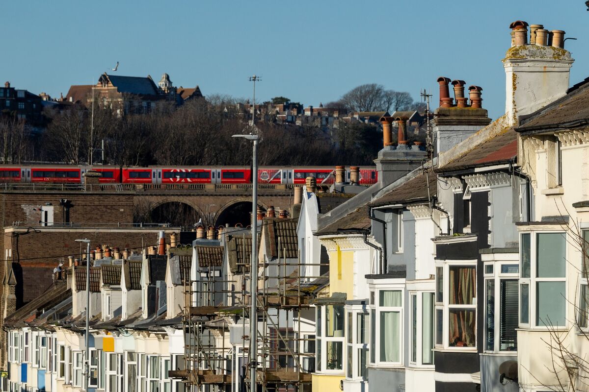 Illustrative photo for: Dwelly AI real estate financing: UK startup seeks $200M for