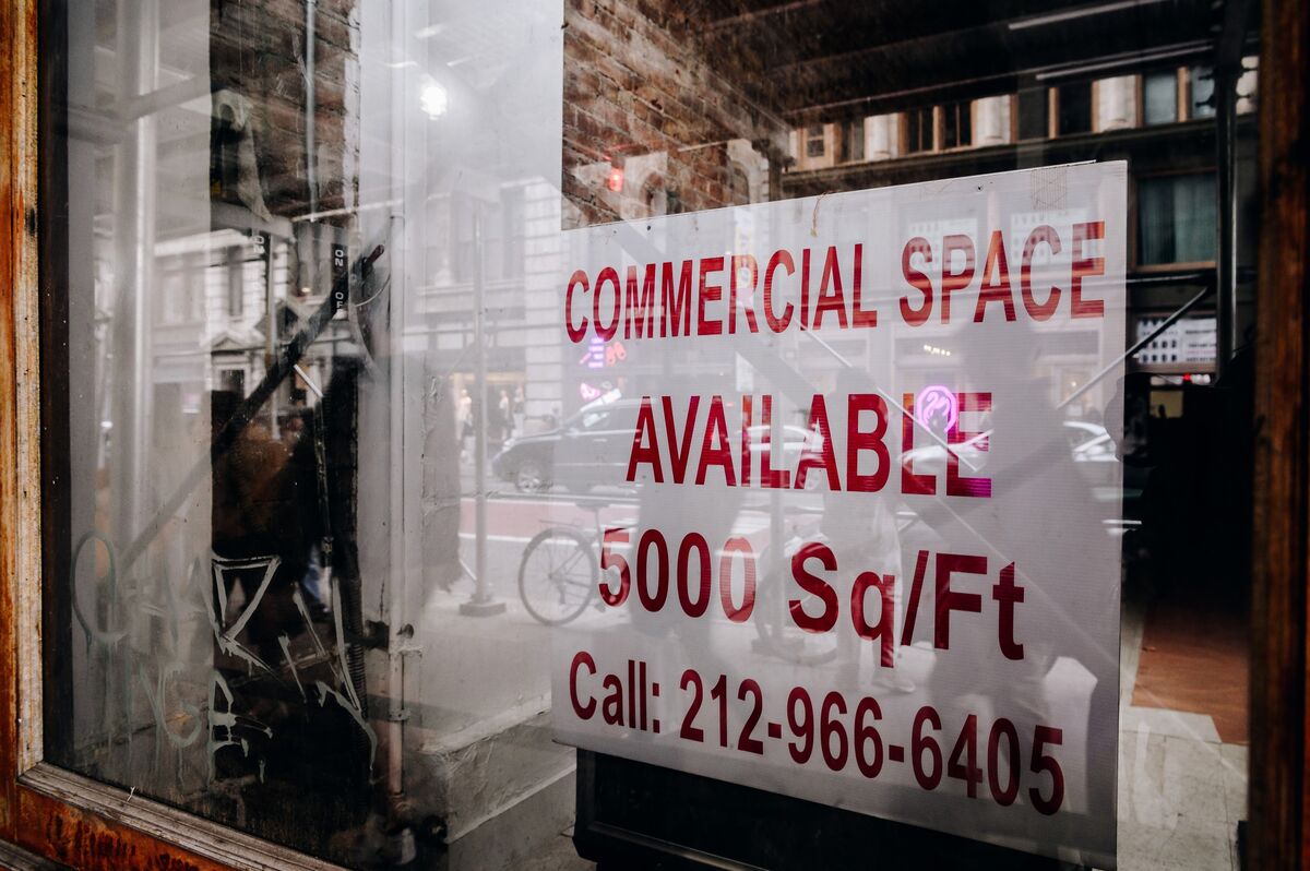 Illustrative photo for: Urban Doom Loop Remote Work Risk Lingers in Cities