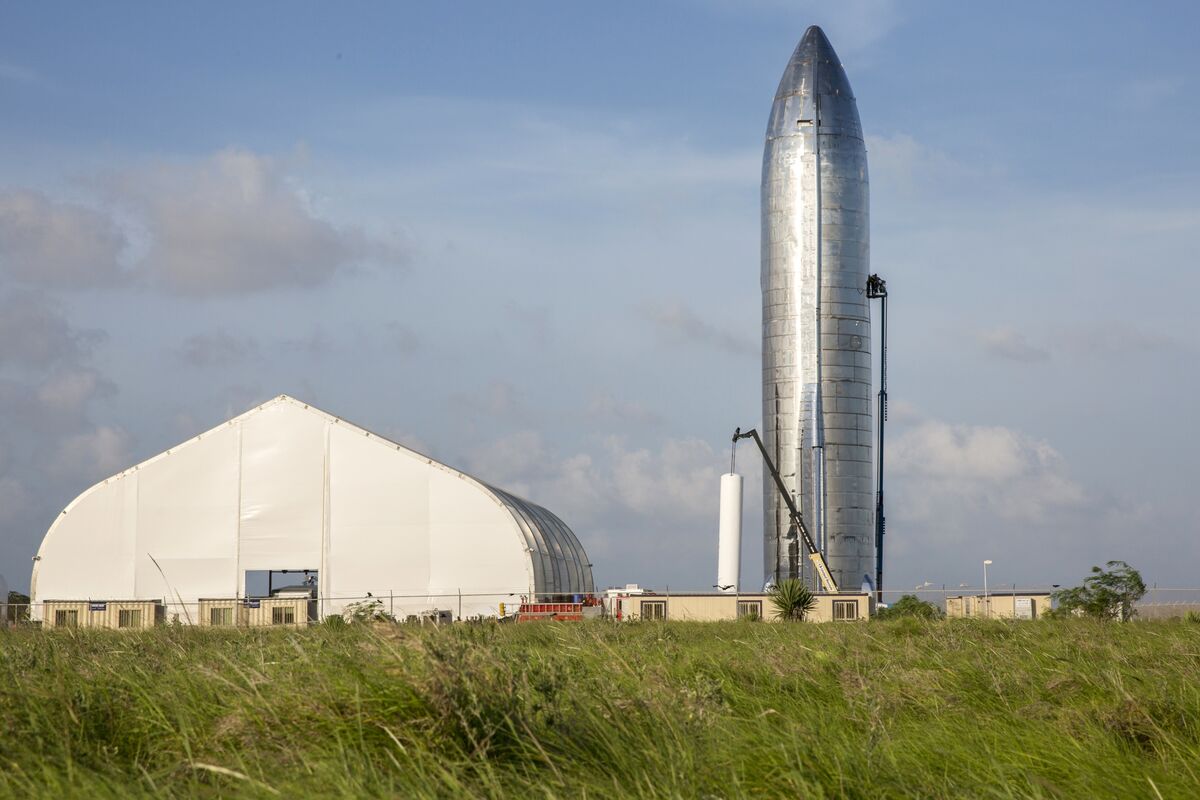 Illustrative photo for: SpaceX IPO Draws Price-Insensitive Investors, Analysts Say