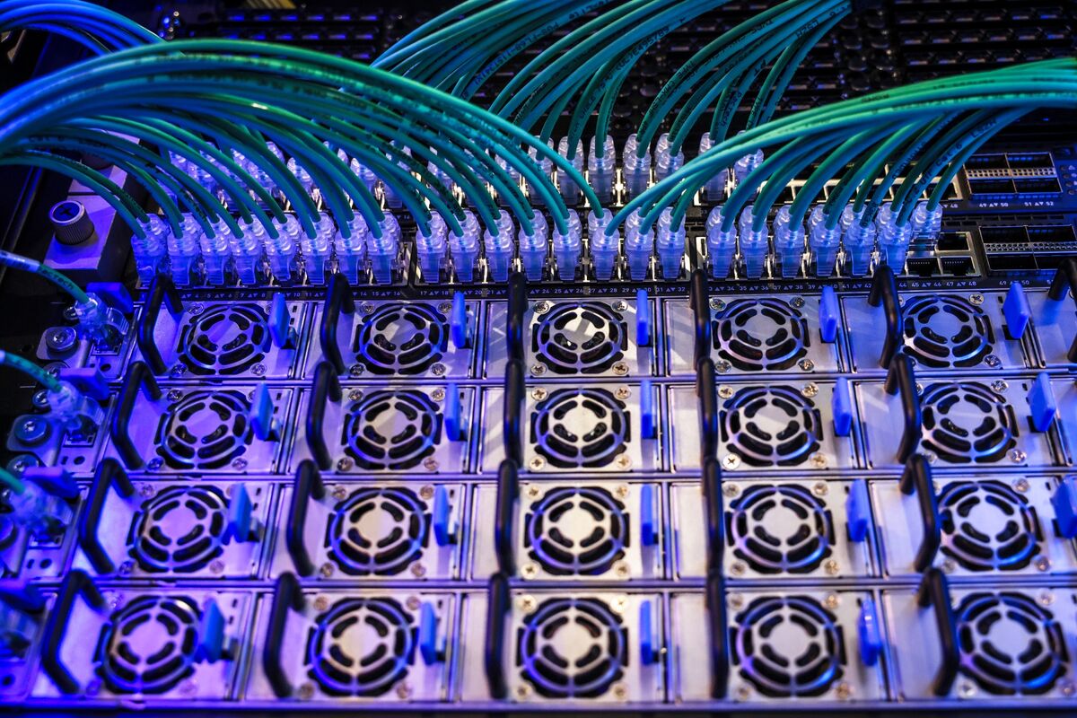 Illustrative photo for: China launches first prefabricated computing power hub to