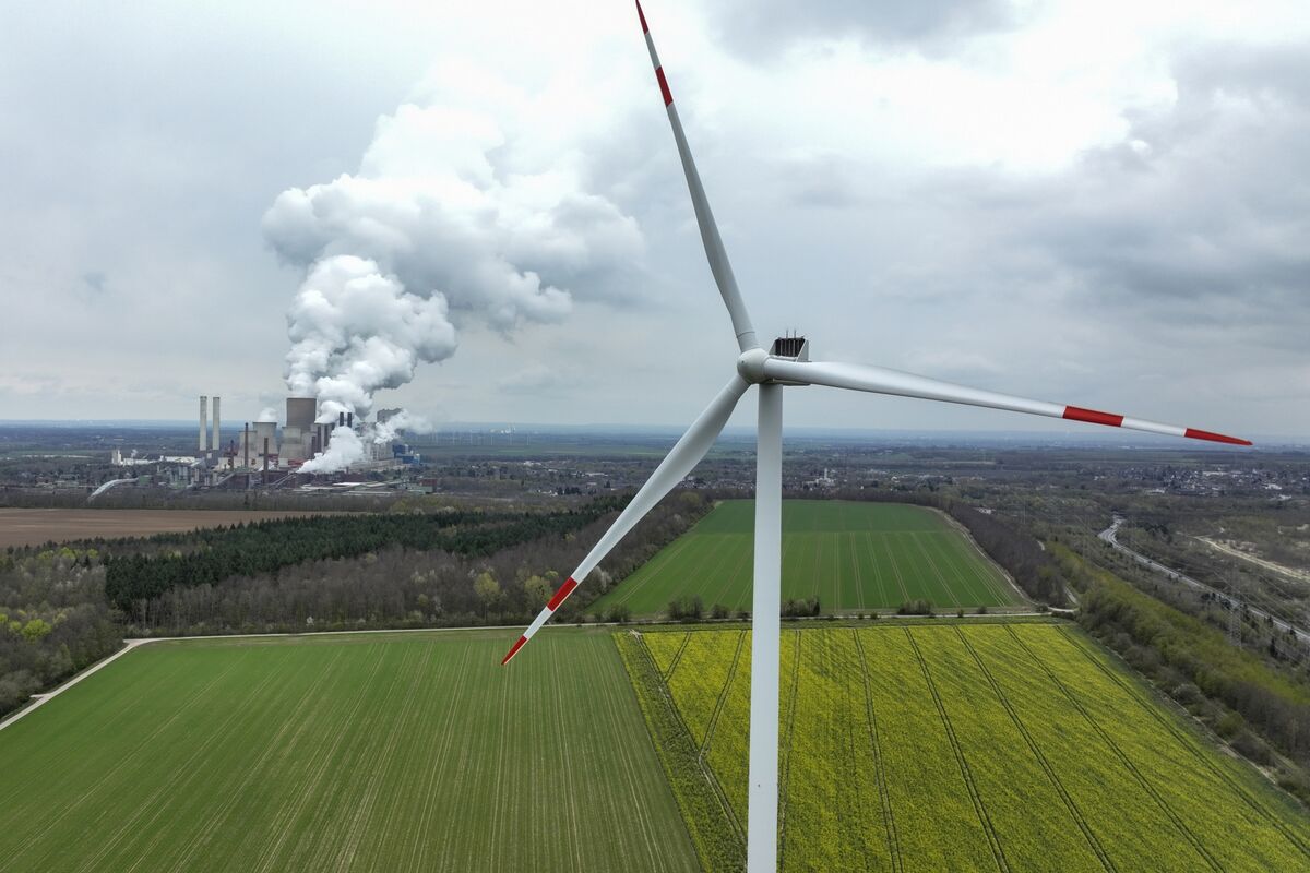 Illustrative photo for: Investors Underestimating the Energy Transition