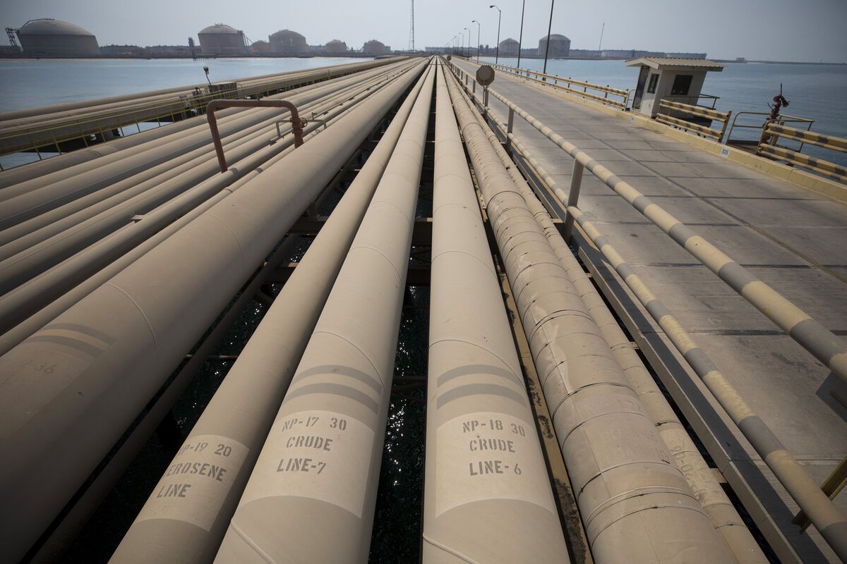 Illustrative photo for: Saudi crude price cut Asia: Saudi Arabia lowers main crude