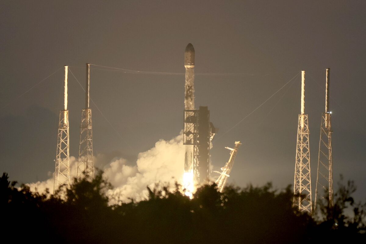Illustrative photo for: Tokenized stocks defining moment: SpaceX IPO on horizon
