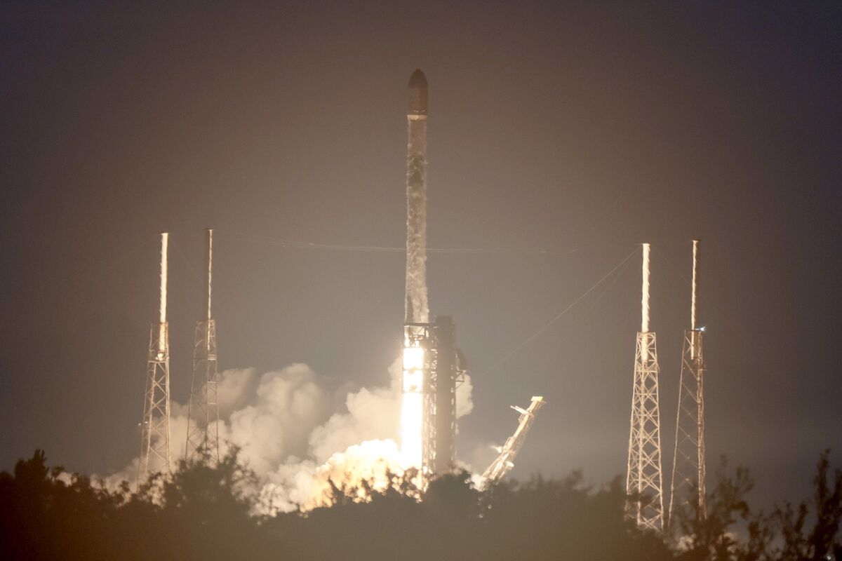 Illustrative photo for: SpaceX Delivers Marquee deals worldwide excitement to
