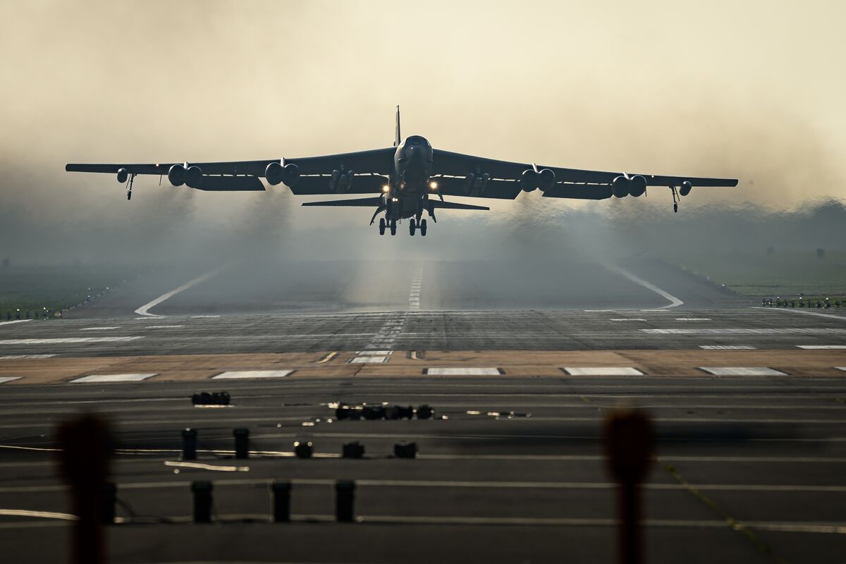 Illustrative photo for: Air Force Bomber Crash Edwards: Pentagon Confirms