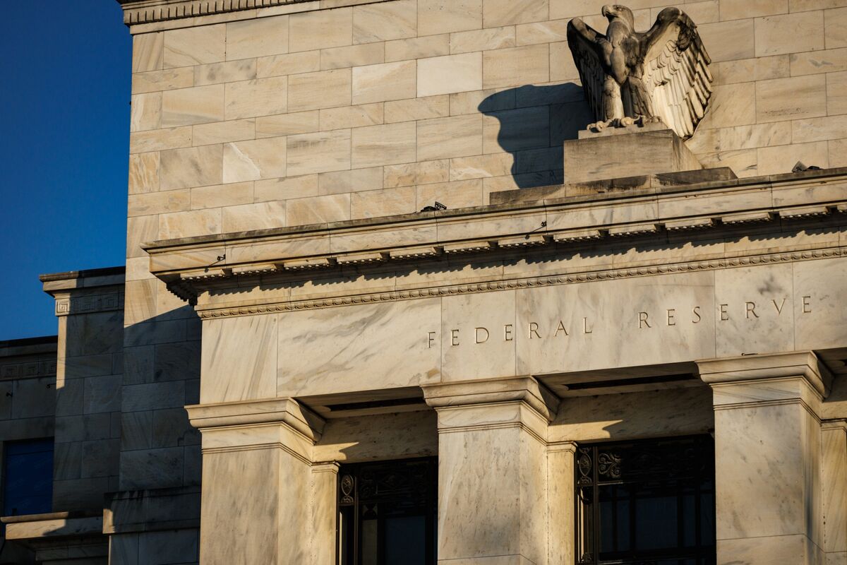 Illustrative photo for: Fed rate path bets split: traders diverge on near-term path
