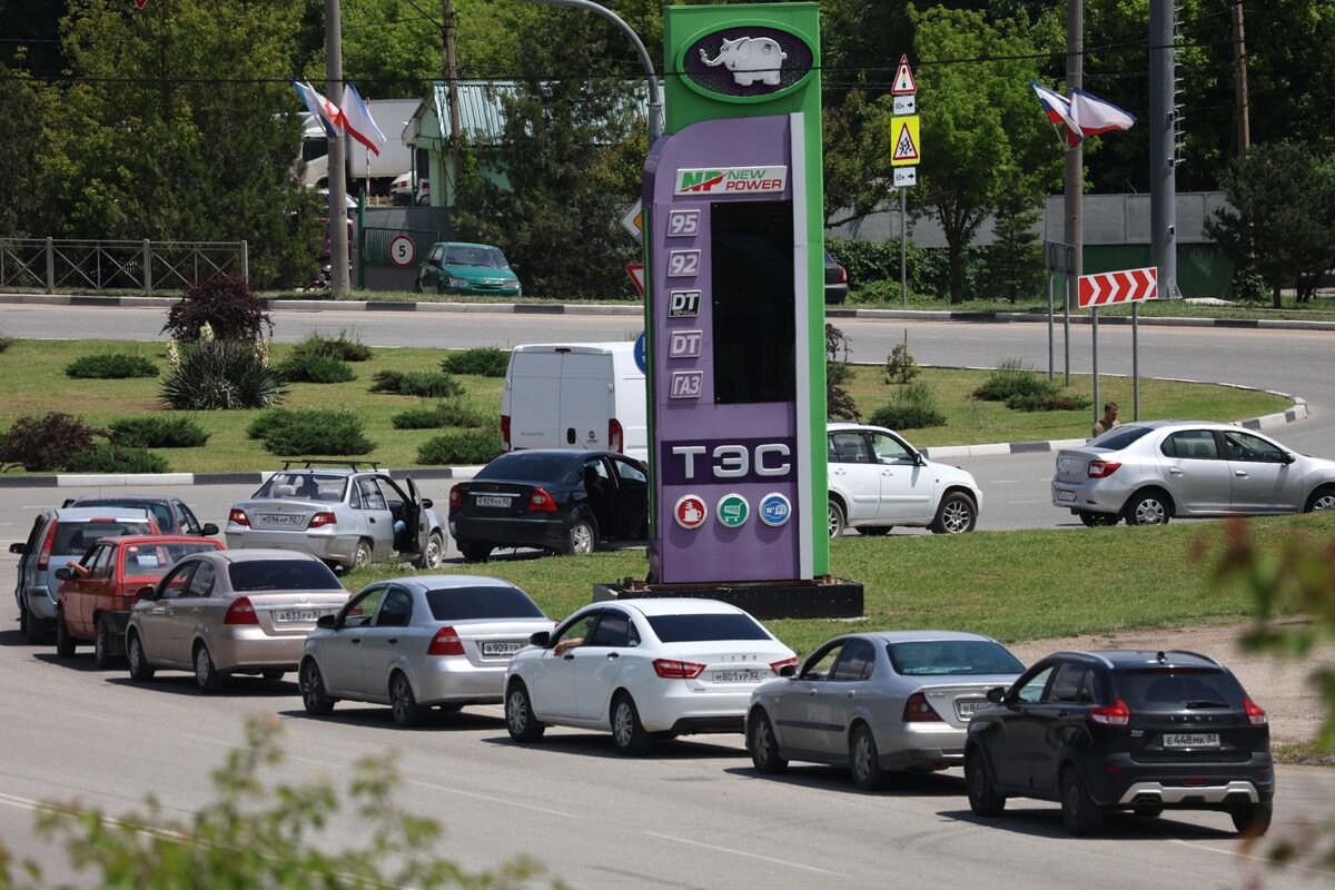 Illustrative photo for: Russia-Occupied Crimea Fuel Sales Suspension: Refineries