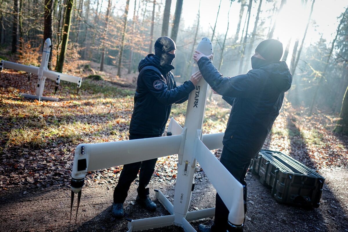 Illustrative photo for: Defence startup kamikaze drones funding sparks EU military