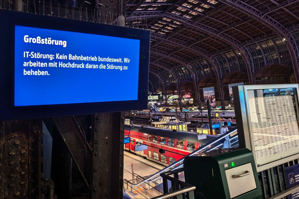 Illustrative photo for: Germany Halts National Rail Services Nationwide After Rail