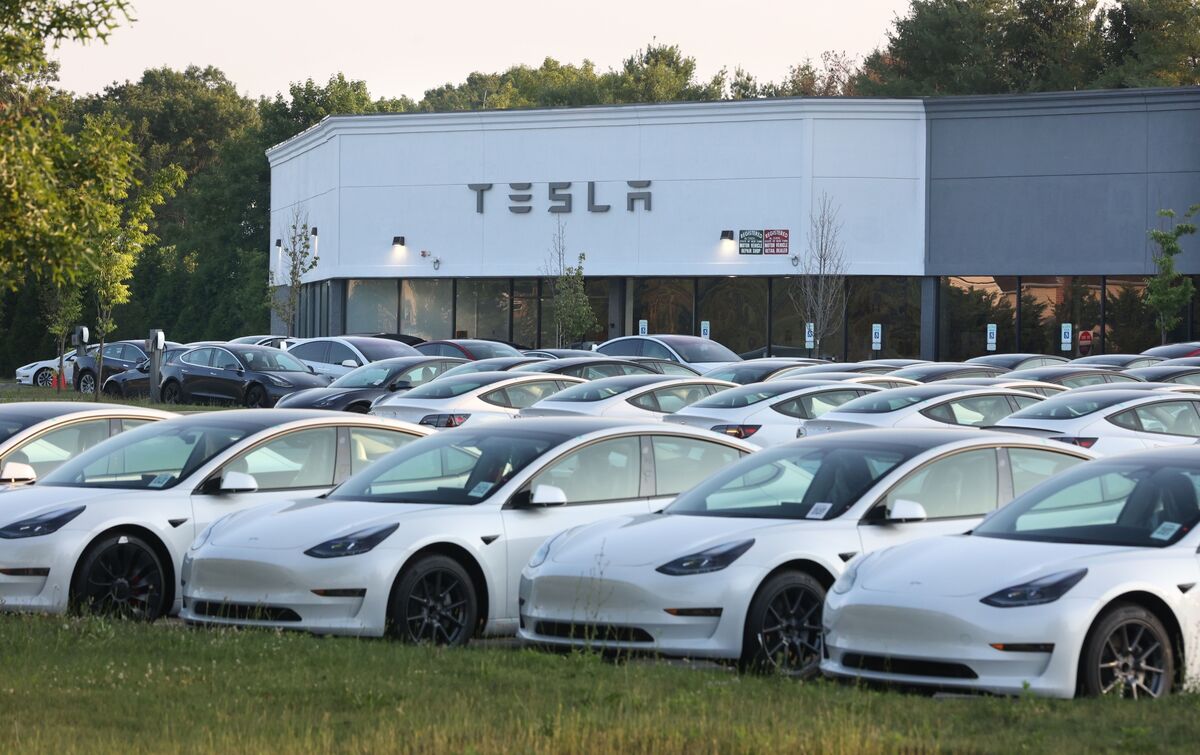 Illustrative photo for: Tesla growth stagnation AI spending surge: Core EV growth