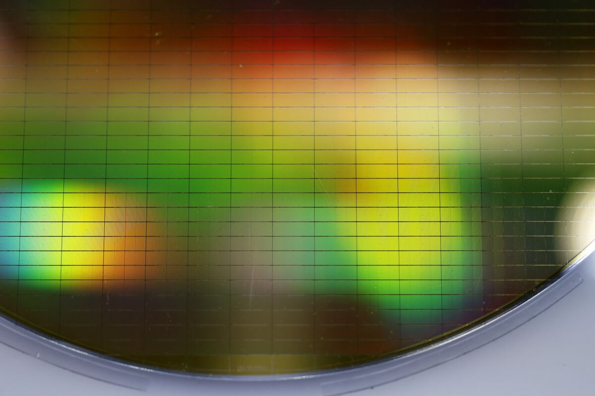 Illustrative photo for: Kioxia Shipping Next-Gen Flash Chips: AI Data Centers