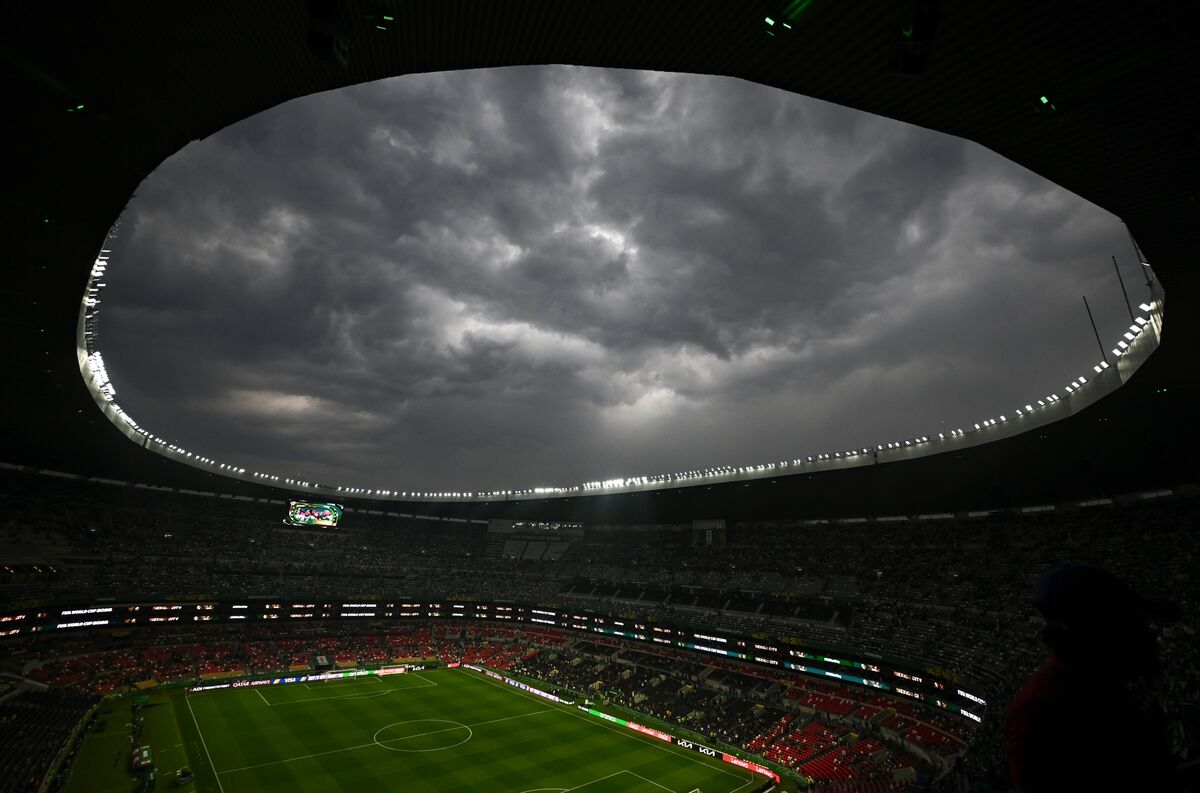 Illustrative photo for: England-Mexico World Cup clash delayed by weather