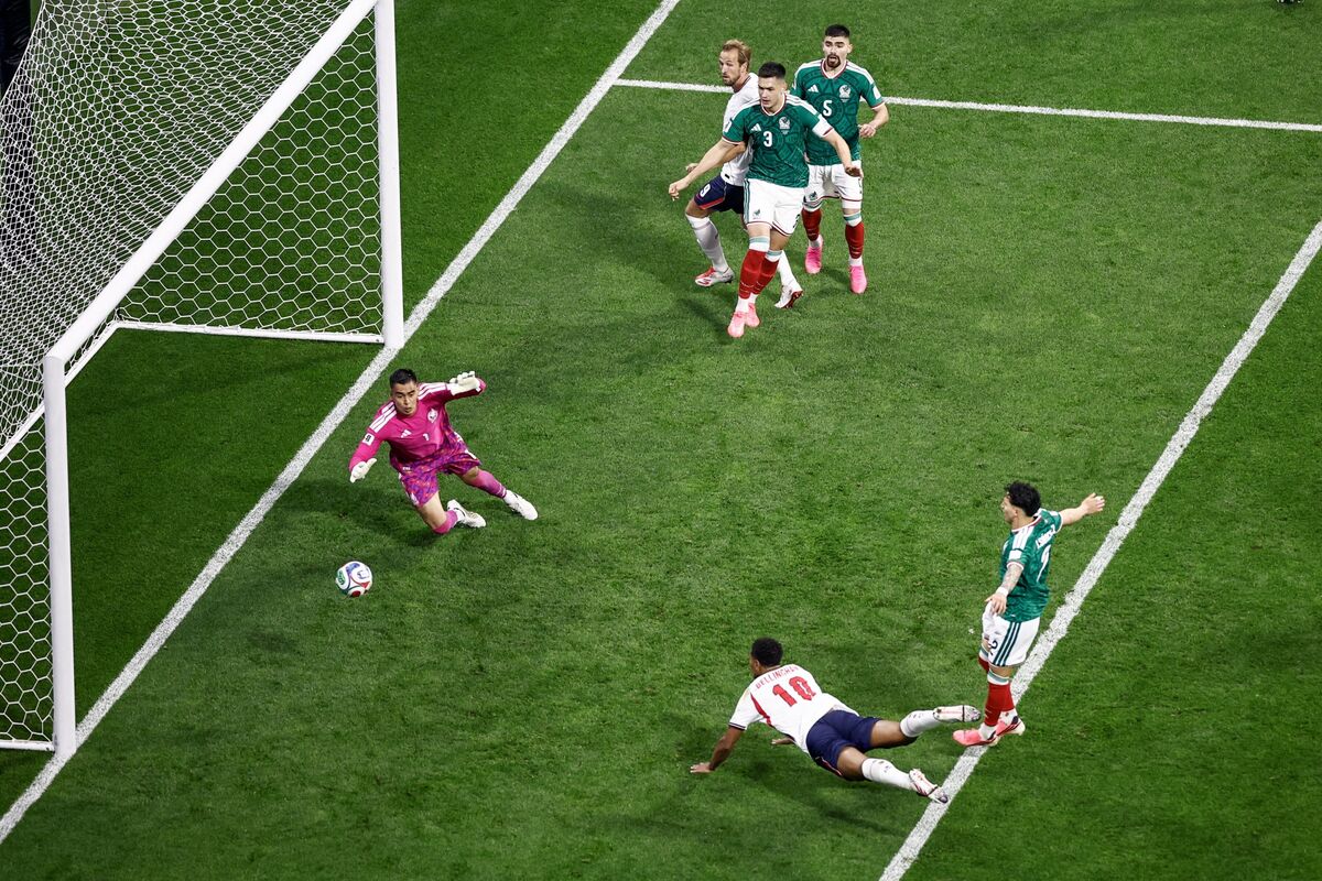 Illustrative photo for: England beats Mexico quarterfinals: England tops Mexico 3-2