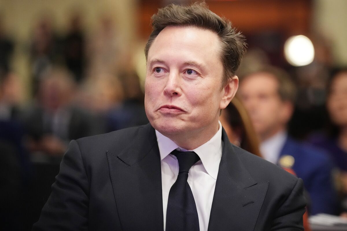 Illustrative photo for: Musk funding political influence fuels boost for Vivek