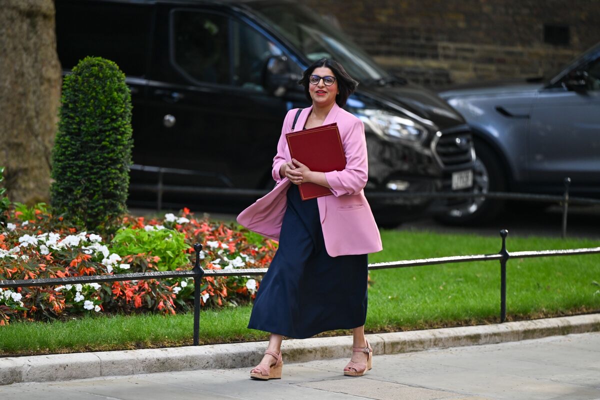 Illustrative photo for: Shabana Mahmood Leads as Economic Blank Slate in