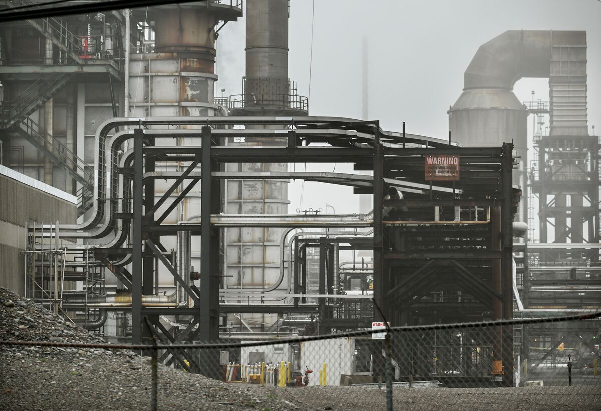 Illustrative photo for: Canada’s Largest Oil Refinery to Undergo Fall Maintenance