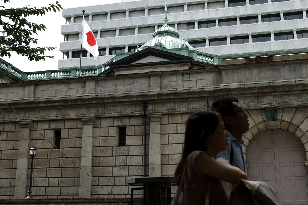 Illustrative photo for: Yen Weakness Hawkish BoJ Anticipated Sparks Bank Prep