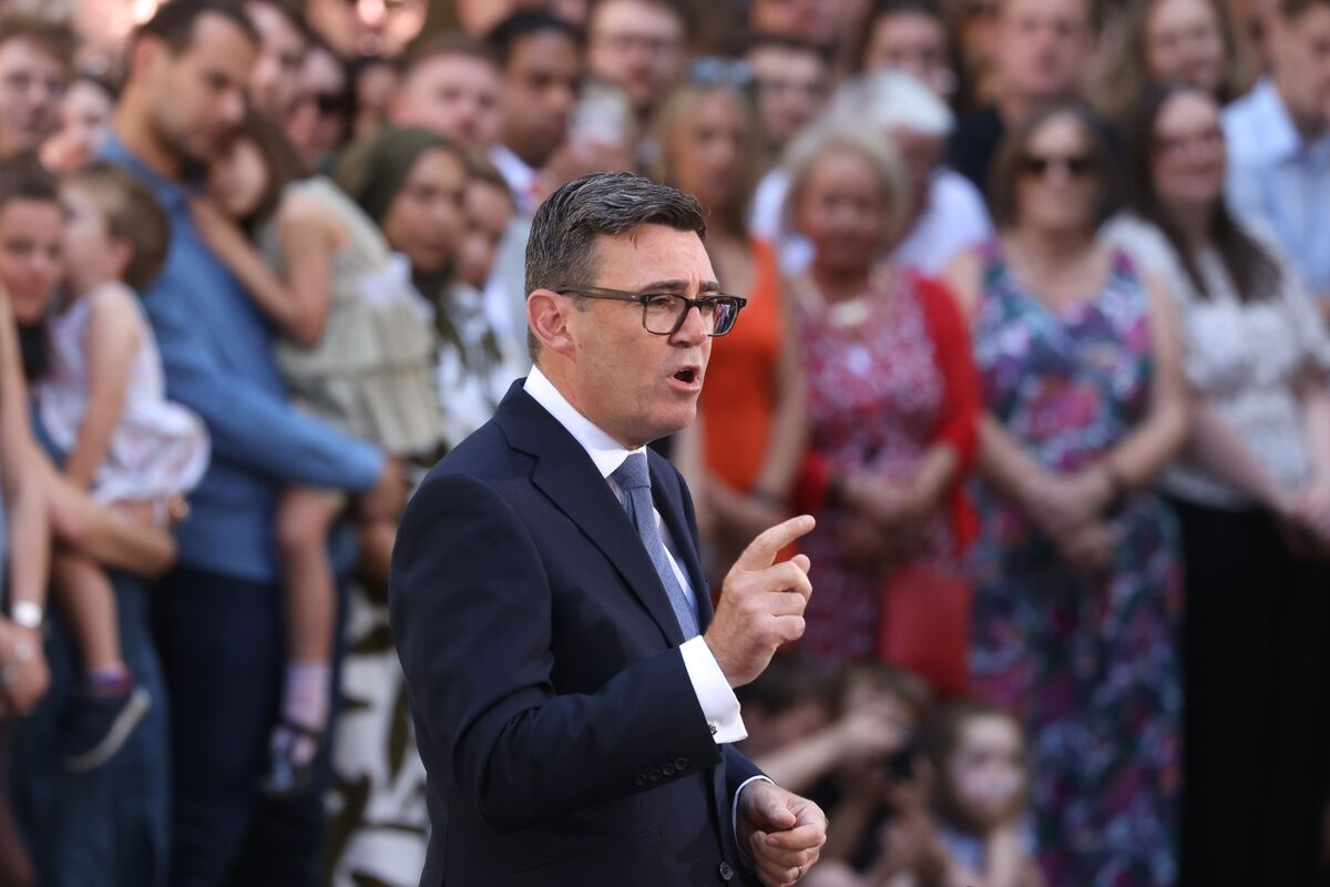 Illustrative photo for: Burnham first week policies: Labour’s fortunes still