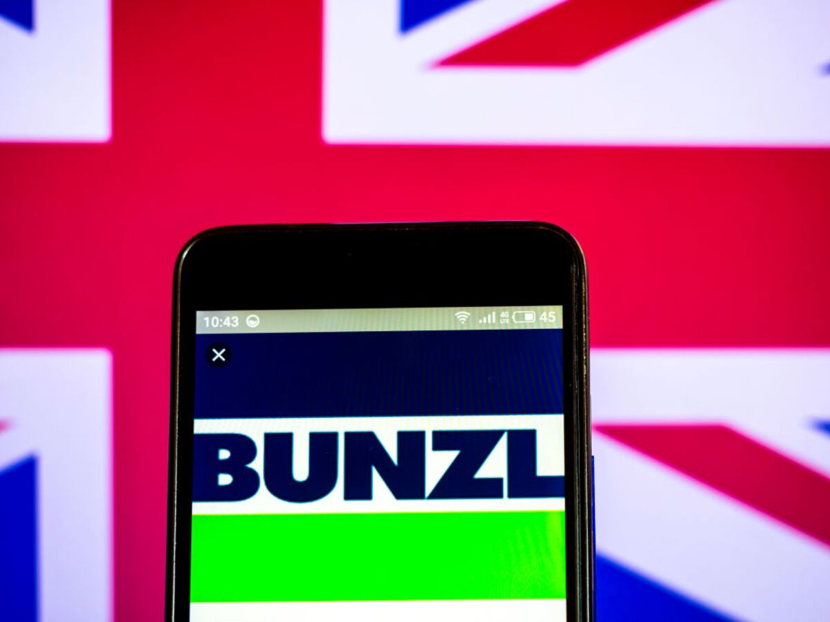 Illustrative photo for: UK company performance hinges on board pay: critics say