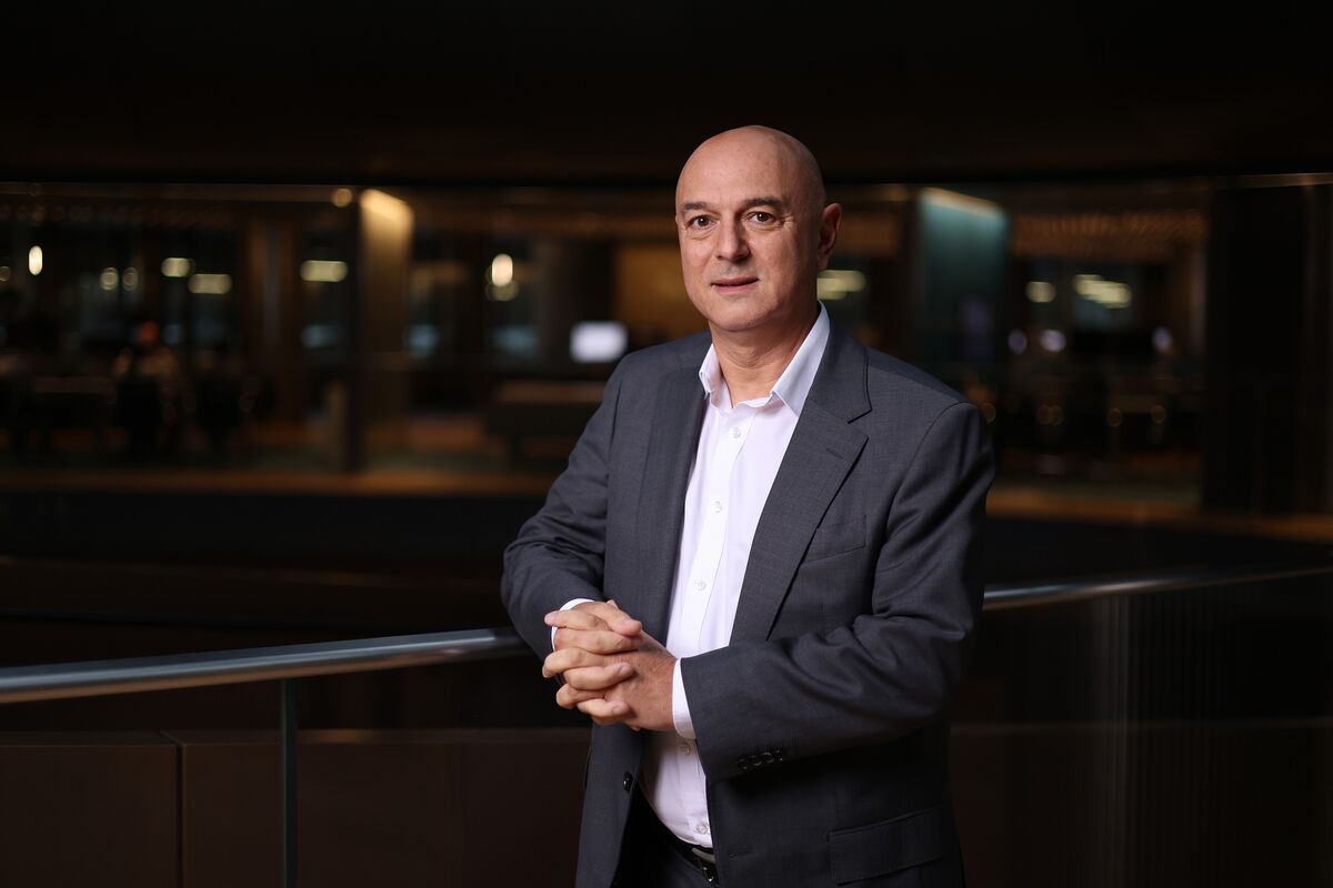 Illustrative photo for: Levy missed share issue deadline: Tottenham chair faces